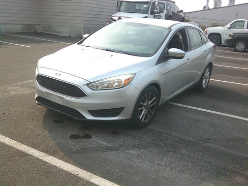 Used 2015 Ford Focus SE image 1