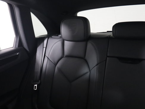 New 2026 Porsche Macan image 15