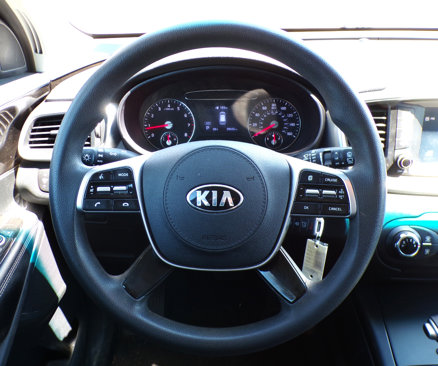Used 2020 Kia Sorento LX image 13
