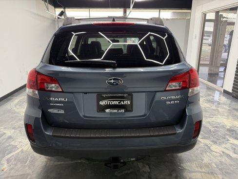 Used 2013 Subaru Outback 3.6R Limited w/ Moonroof Pkg image 4