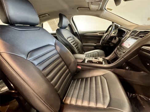 Used 2019 Ford Fusion SEL image 24