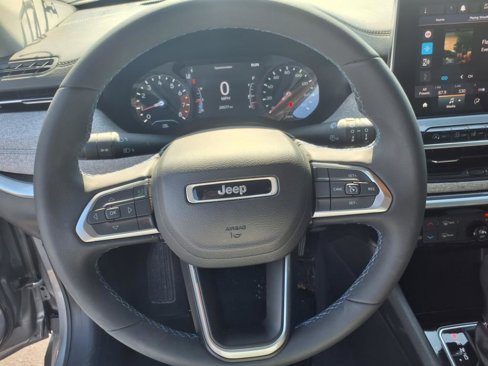 Used 2022 Jeep Compass Latitude image 13