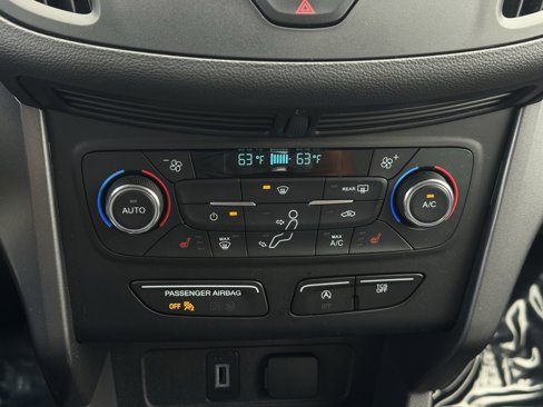 Used 2017 Ford Escape SE w/ SE Cold Weather Package image 8