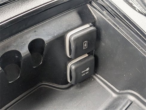 Used 2024 Chrysler Pacifica Premium image 28