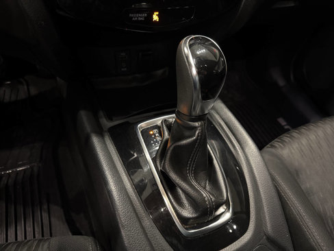 Used 2017 Nissan Rogue S image 30