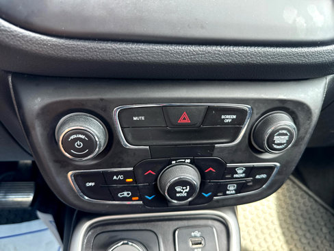 Used 2019 Jeep Compass Latitude w/ Popular Equipment Group image 20