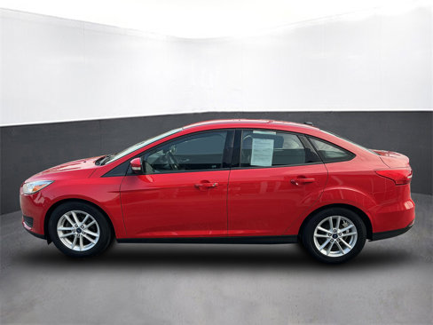Used 2017 Ford Focus SE w/ Cold Weather Package image 2