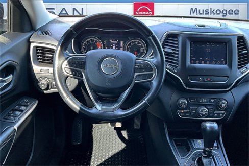 Used 2019 Jeep Cherokee Latitude Plus w/ Comfort/Convenience Group image 8