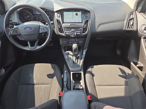 Used 2017 Ford Focus SEL image 19