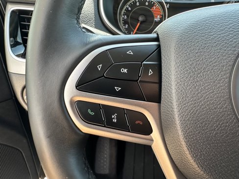 Used 2019 Jeep Cherokee Limited w/ Luxury Group image 21