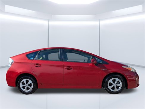 Used 2015 Toyota Prius Four image 3