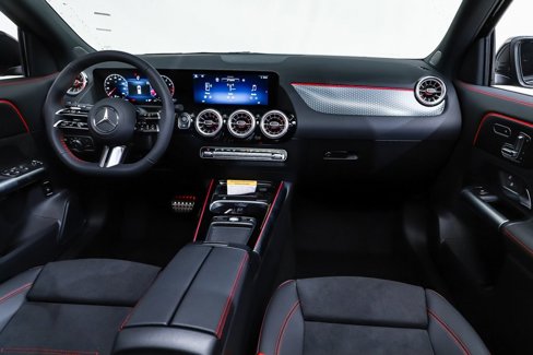 New 2025 Mercedes-Benz GLA 250 4MATIC image 7