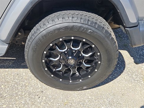 Used 2020 Jeep Wrangler Unlimited Sahara image 8