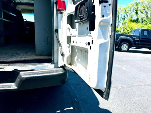 Used 2014 Chevrolet Express 2500 image 21