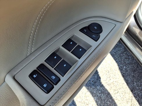 Used 2008 Buick Lucerne CXL image 18