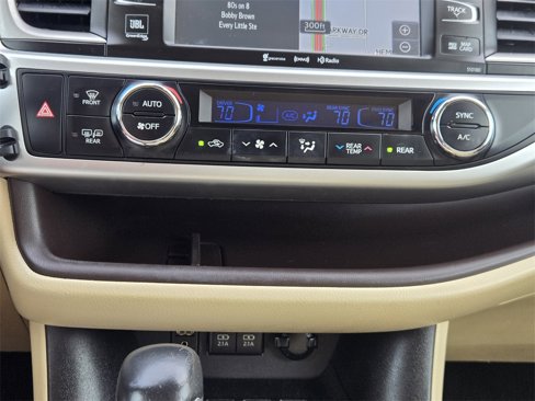 Used 2018 Toyota Highlander Limited Platinum image 21