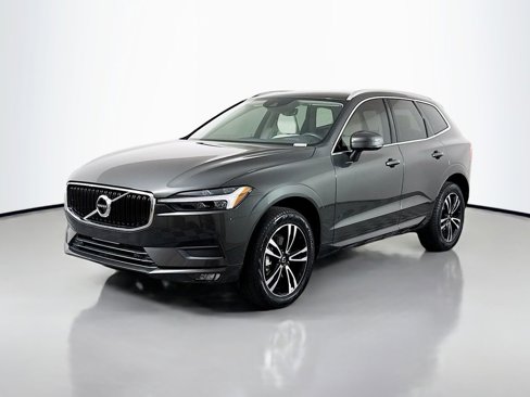 Used 2021 Volvo XC60 T5 Momentum w/ Premium Package image 3