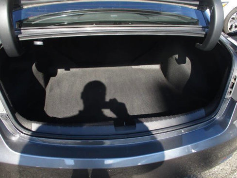 Used 2013 Acura ILX w/ Technology Package image 9