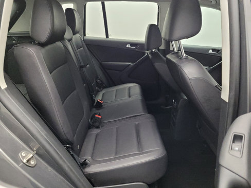 Used 2016 Volkswagen Tiguan S image 19