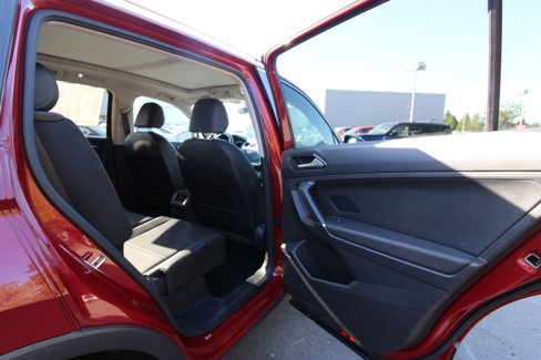 Used 2018 Volkswagen Tiguan SEL w/ 3rd Row Seat Package image 22