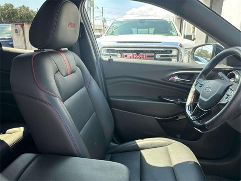 Certified 2025 Chevrolet Trax RS w/ Sunroof Package image 13