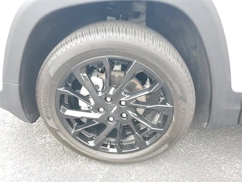 Certified 2023 GMC Terrain SLE w/ Elevation Edition image 9