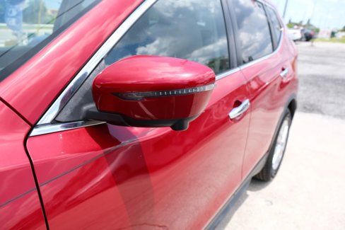 Used 2017 Nissan Rogue SV image 13