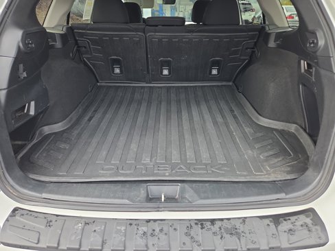 Used 2018 Subaru Outback 2.5i Premium image 5