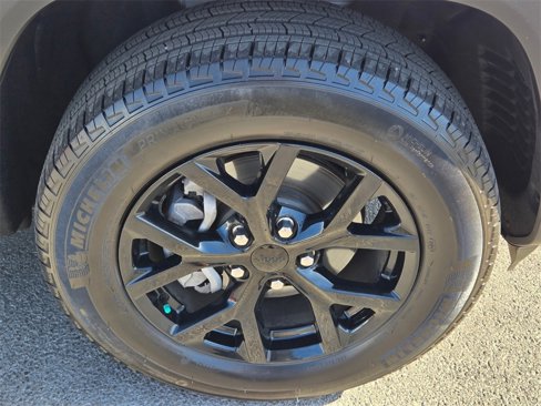 Certified 2024 Jeep Grand Cherokee Altitude image 8