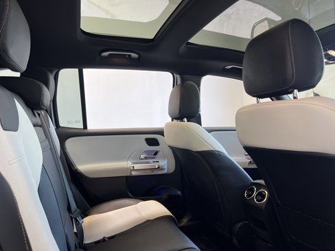 Used 2022 Mercedes-Benz GLB 250 4MATIC image 21