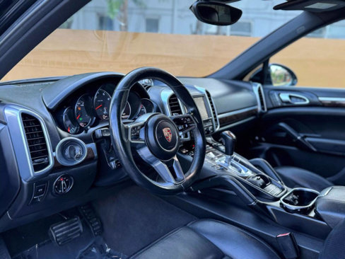 Used 2016 Porsche Cayenne image 20