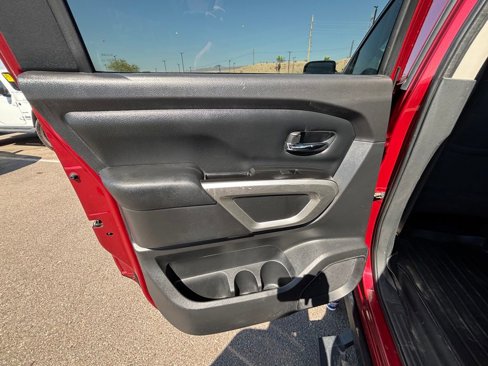 Used 2017 Nissan Titan SV image 22