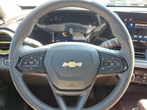 New 2025 Chevrolet Trax LT image 17