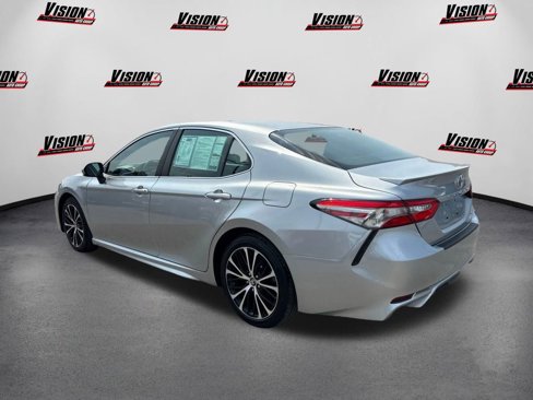 Used 2018 Toyota Camry SE image 7