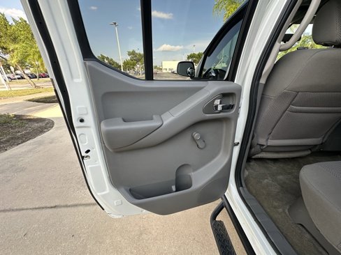 Used 2017 Nissan Frontier S image 24