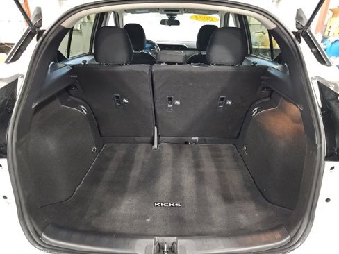 Used 2021 Nissan Kicks S image 11