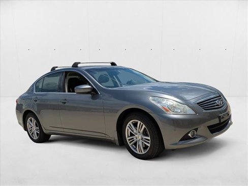 Used 2013 INFINITI G37 x image 3