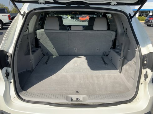 Used 2014 Toyota Highlander LE image 10
