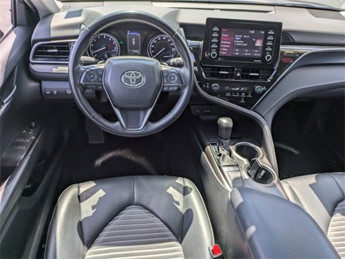 Used 2024 Toyota Camry SE image 16
