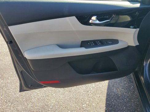 Used 2020 Kia Forte EX image 8