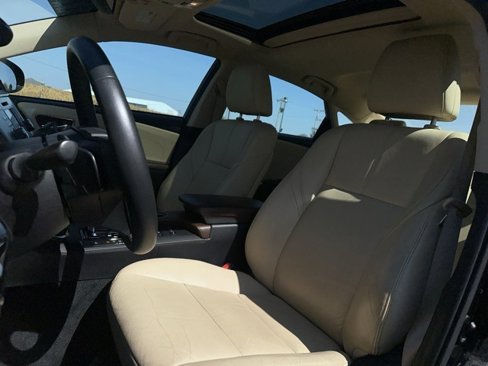 Used 2017 Toyota Avalon XLE image 11