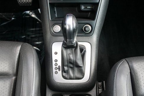 Used 2017 Volkswagen Tiguan S image 19