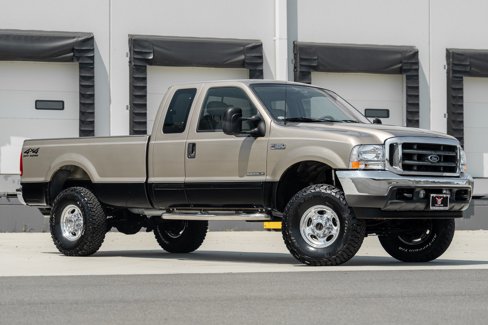 Used 2002 Ford F350 Lariat image 2