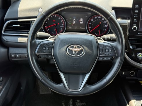 Used 2023 Toyota Camry XSE image 15