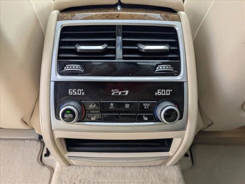Used 2017 BMW 750i xDrive image 17