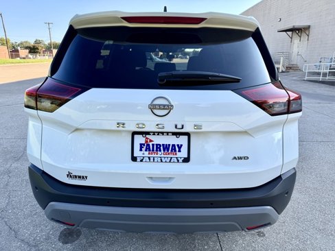 Used 2023 Nissan Rogue S image 36