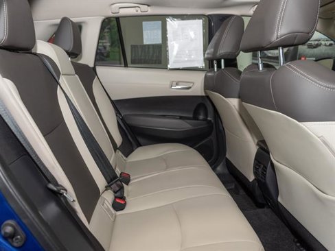 Used 2022 Toyota Corolla Cross XLE image 21