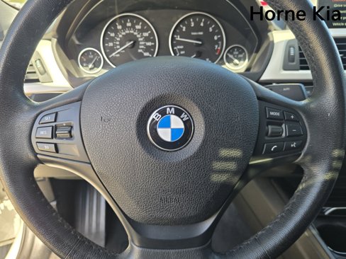 Used 2018 BMW 320i xDrive Sedan w/ Convenience Package image 32