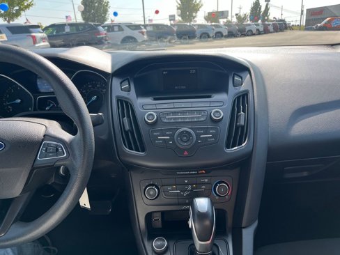 Used 2016 Ford Focus SE w/ SE Power Seat Package image 22