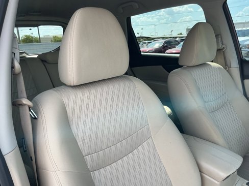 Used 2020 Nissan Rogue SV w/ Premium Package image 27